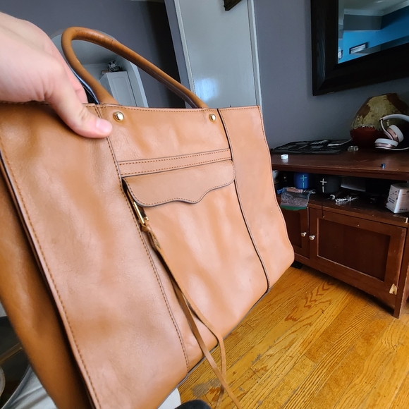 Rebeccaminkoff designer Purse butterfly lining with Gold Hardware. - Picture 2 of 8